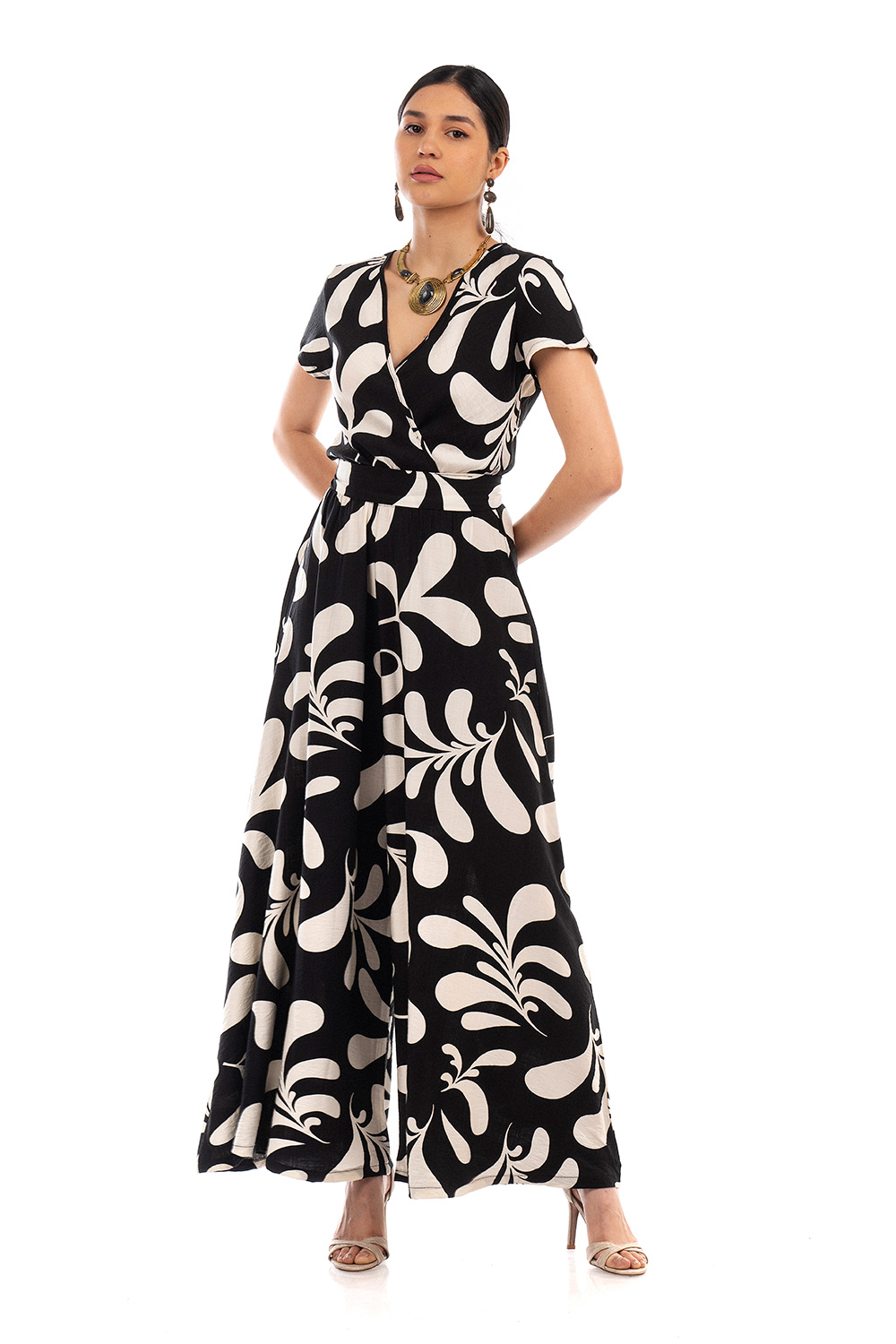 Φόρμα Ολόσωμη Ασπρόμαυρη Φλοράλ 5558-22 Φόρμα Ολόσωμη Ασπρόμαυρη Φλοράλ 5558-22