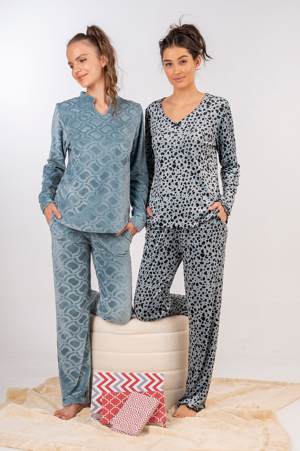 Mara-M Πιτζάμα Βελούδο σε Animal Print με V λαιμόκοψη 4466Α Mara-M Πιτζάμα Βελούδο σε Animal Print με V λαιμόκοψη 4466Α